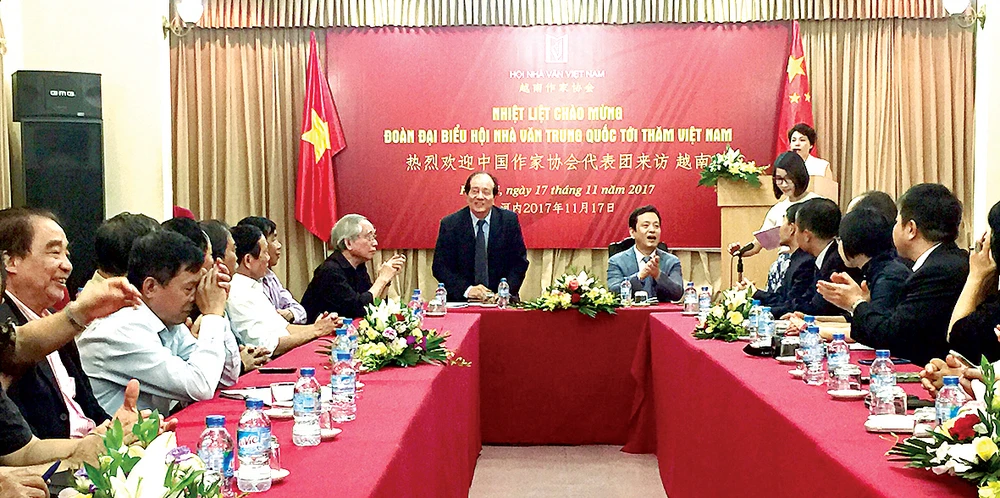 Đoàn đại biểu Hội Nhà văn Trung Quốc sang thăm và làm việc với Hội Nhà văn Việt Nam