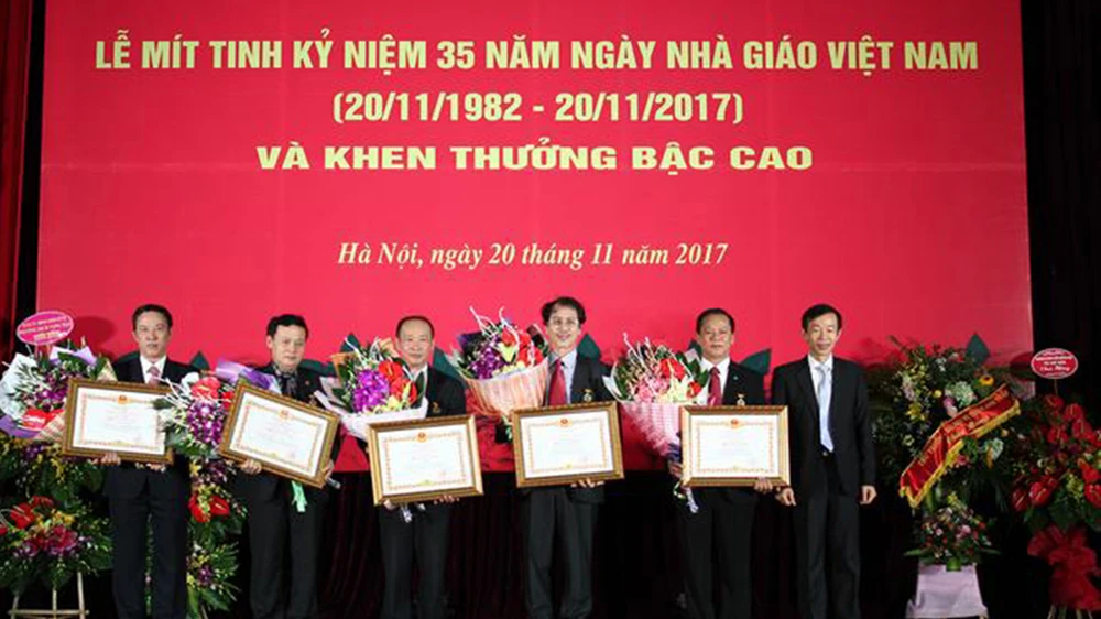 Hoạt động tôn vinh nhà giáo của Trường Đại học Sư phạm Hà Nội