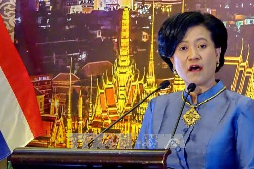 Bà Ureerat Ratanaprukse, Tổng lãnh sự Thái Lan, phát biểu tại Lễ kỷ niệm. Ảnh: TTXVN