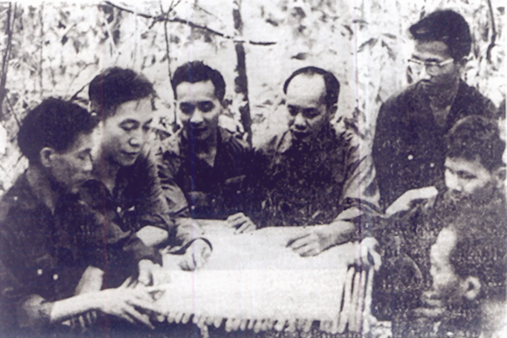 Các đồng chí lãnh đạo Phân khu 1 (Sài Gòn - Gia Định) họp bàn kế hoạch tổng tiến công Xuân Mậu Thân 1968 Ảnh: DƯƠNG THANH PHONG