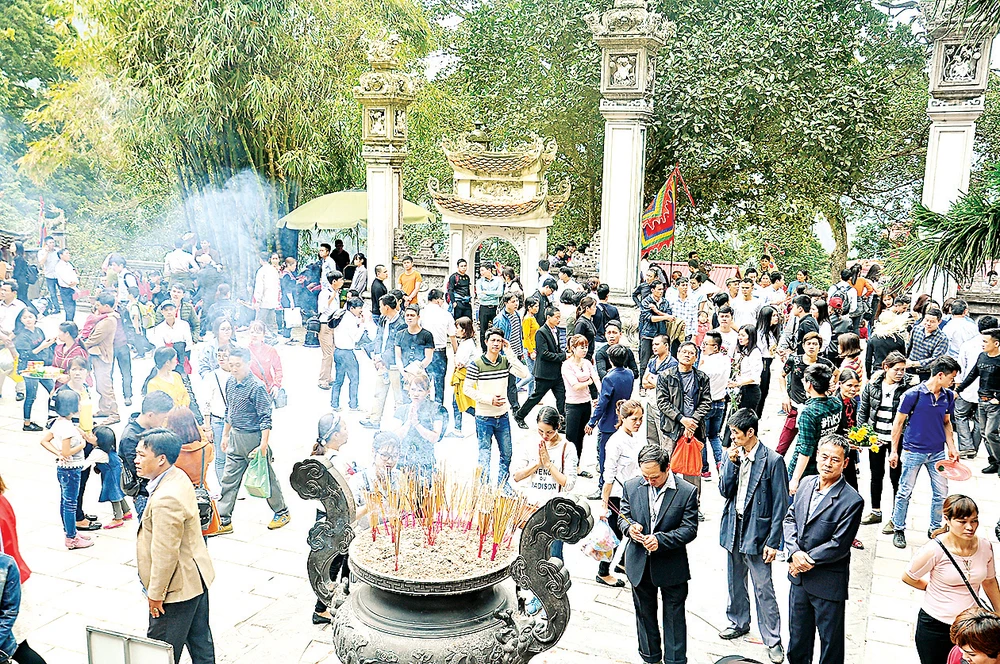 Những ngày đầu xuân, có hàng ngàn du khách về với Tây Thiên Quốc mẫu