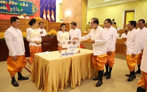 Các Thượng nghị sĩ Campuchia bỏ phiếu bầu Chủ tịch Thượng viện