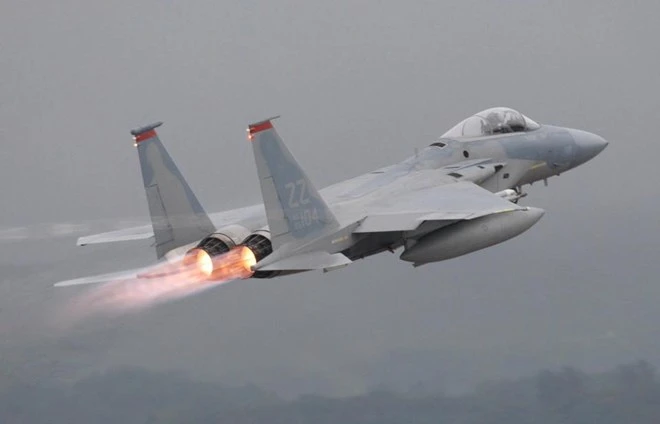 Máy bay chiến đấu F-15. Nguồn: REUTERS
