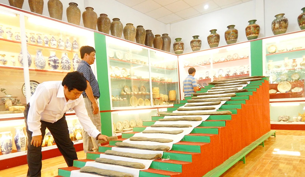 Bộ đàn đá hơn 3.500 tuổi được xem là “độc nhất vô nhị” ở Việt Nam mà ông Ẩn sưu tầm được
