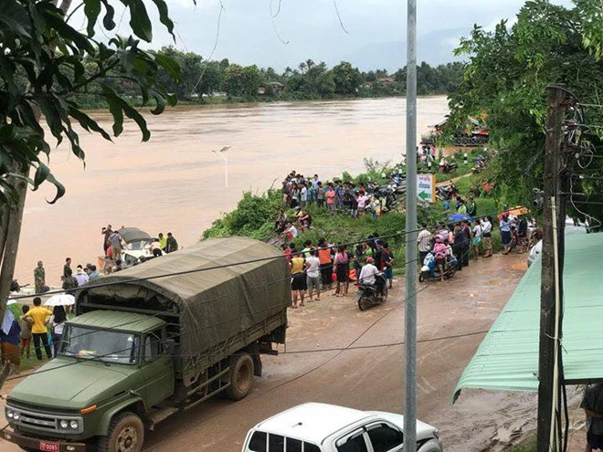 Nước sông tại tỉnh Attapeu dâng cao gây ngập úng sau khi đập thủy điện vỡ. Ảnh: ABC LAOS