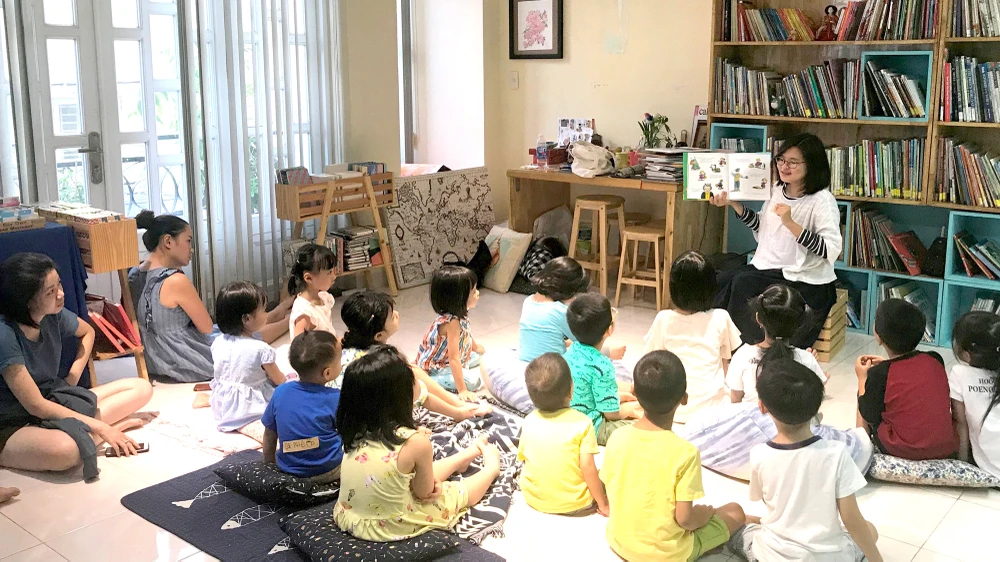 Một buổi đọc sách cho trẻ em tại Đủng Đỉnh Đọc