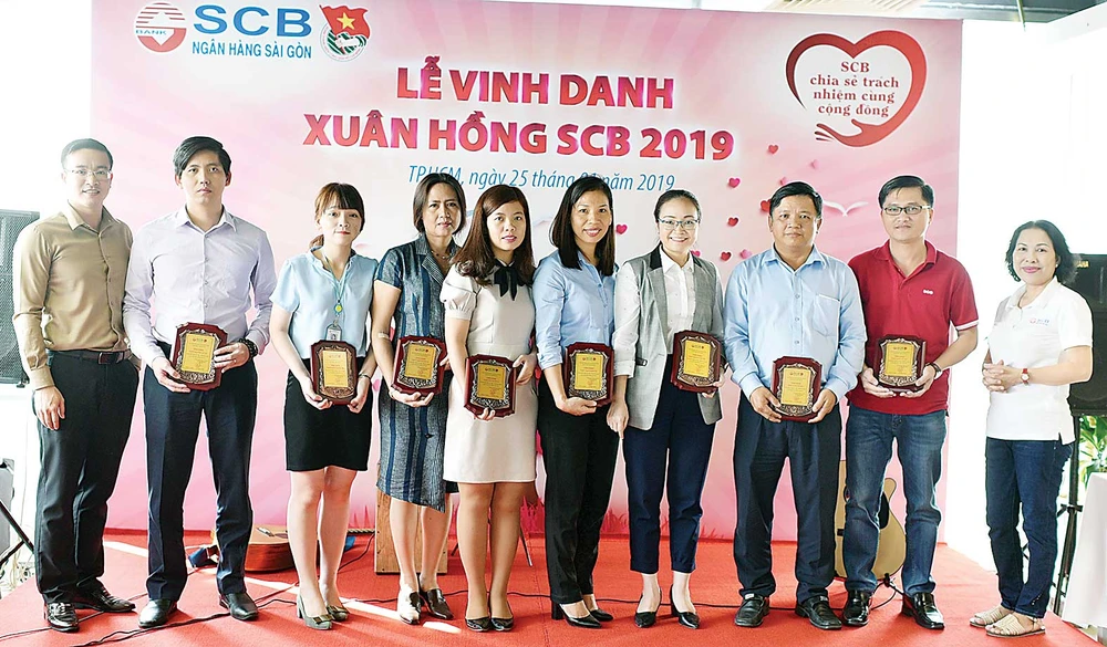 SCB tuyên dương các CBNV có đóng góp tích cực trong hoạt động hiến máu nhân đạo 