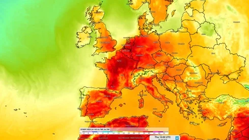Màu đỏ thể hiện mức nhiệt cao tại hàng loạt quốc gia châu Âu. Đồ họa: WEATHER NEWS
