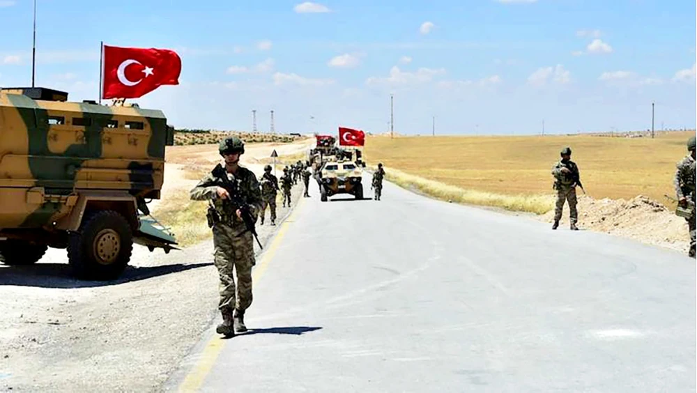 Quân đội Thổ Nhĩ Kỳ đổ về biên giới giáp Syria