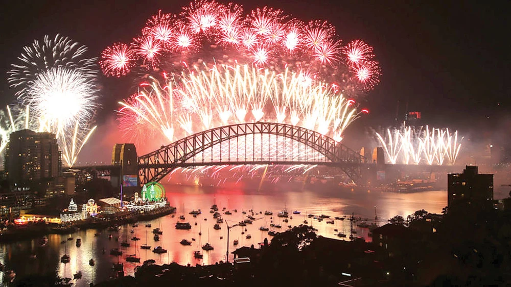 Bắn pháo hoa tại Cầu cảng Sydney