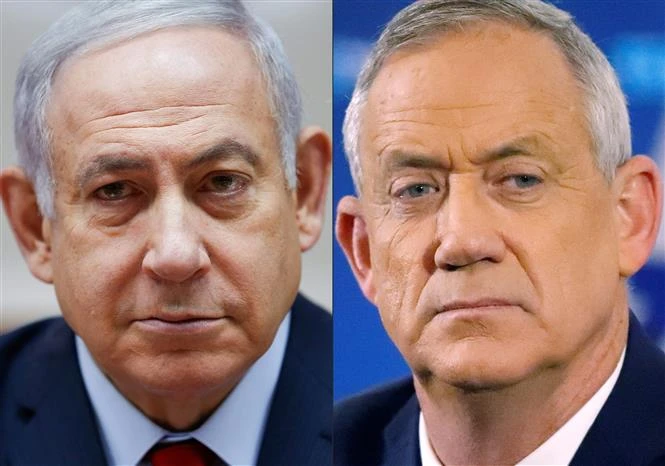 Thủ tướng Israel Benjamin Netanyahu (trái) và lãnh đạo đảng Xanh-Trắng, cựu Tham mưu trưởng Lực lượng phòng vệ Israel (IDF) Benny Gantz. Nguồn: TTXVN