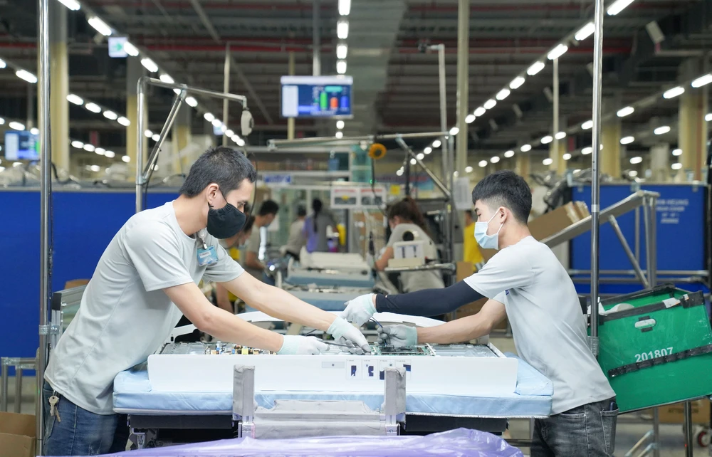 Một góc dây chuyền sản xuất tivi tại tổ hợp nhà máy Samsung Electronics Ho Chi Minh Complex (SEHC) đóng ở KCNC
