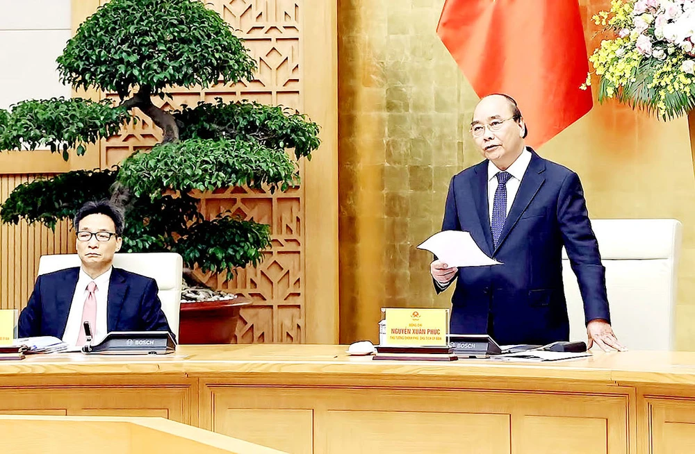 Thủ tướng Nguyễn Xuân Phúc, Chủ tịch Ủy ban Quốc gia về Chính phủ điện tử, phát biểu kết luận cuộc họp