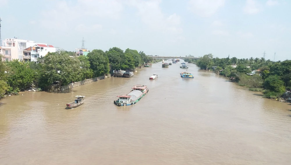 Kênh Chợ Gạo là tuyến đường giao thông thủy huyết mạch của Đồng bằng sông Cửu Long