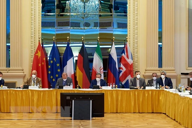 Các đại biểu tham dự vòng đàm phán thứ 6 về việc khôi phục thỏa thuận hạt nhân Iran tại thủ đô Vienna, Áo ngày 12-6-2021. Ảnh: THX/TTXVN