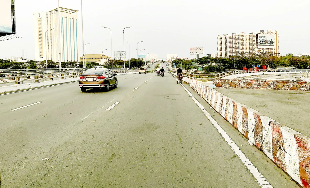 Nút giao kết nối đường Võ Văn Kiệt vào đường cao tốc TPHCM - Trung Lương