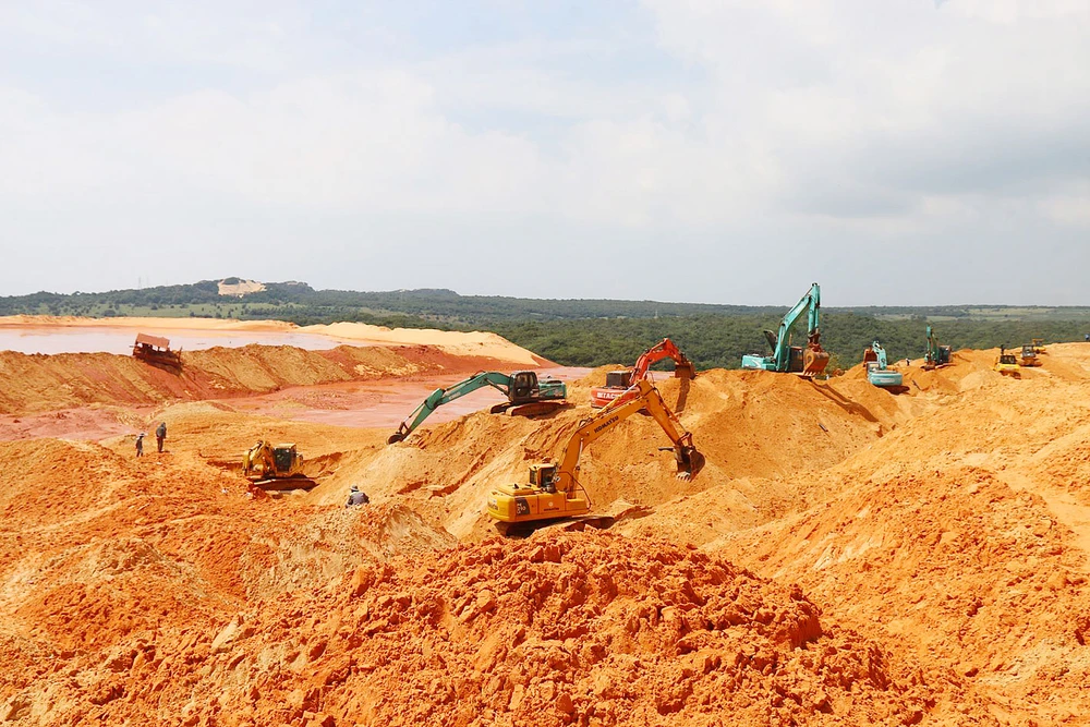 Mỏ titan Nam Suối Nhum (tỉnh Bình Thuận), nơi xảy ra sự cố sập bãi thải sau tuyển quặng titan làm 4 người chết
