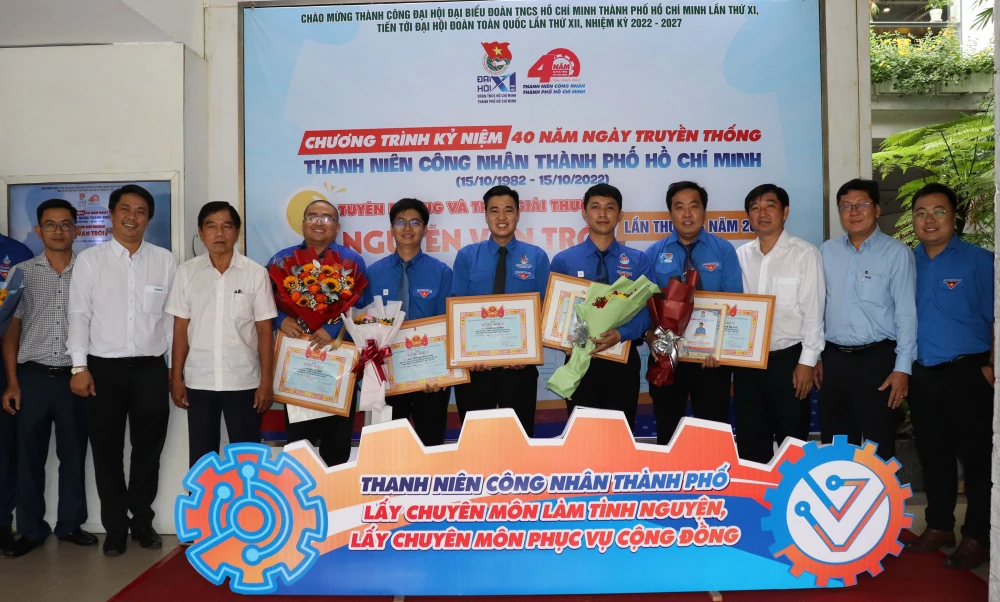 Lãnh đạo ngành nước chúc mừng 5 công nhân đoạt Giải thưởng Nguyễn Văn Trỗi