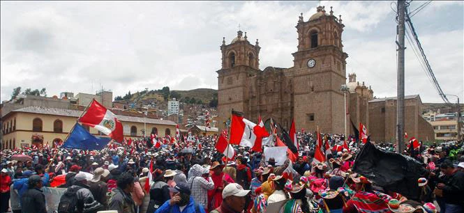 Biểu tình phản đối chính phủ lâm thời tại Puno, Peru, ngày 19-1-2023. Nguồn: TTXVN 