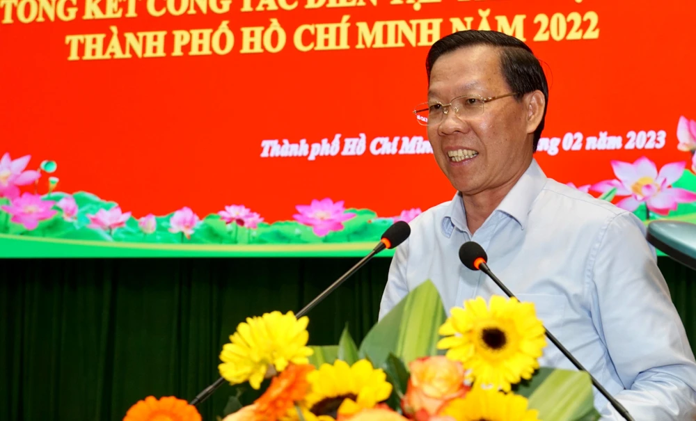 Chủ tịch UBND TPHCM Phan Văn Mãi phát biểu tại buổi tổng kết. Ảnh: HOÀNG HÙNG