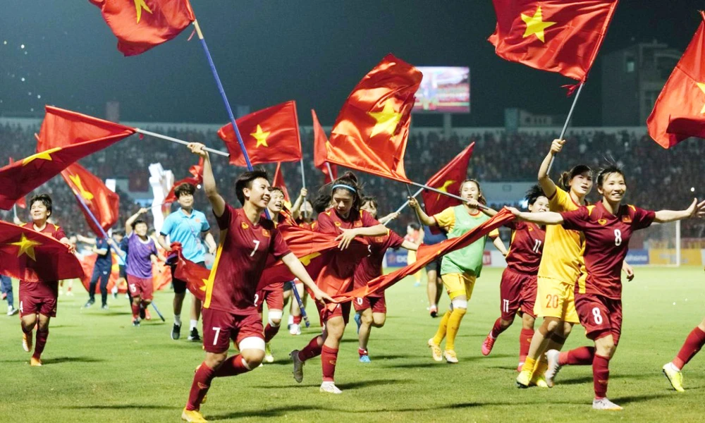 Đội tuyển bóng đá nữ Việt Nam vui mừng khi đoạt vé dự vòng chung kết World Cup 2023. Ảnh: DŨNG PHƯƠNG