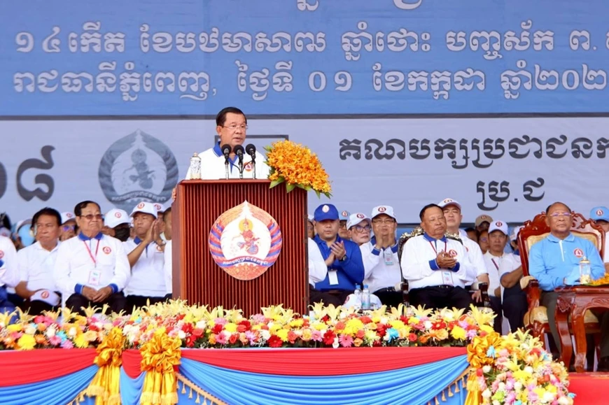 Chủ tịch Đảng CPP, Thủ tướng Hun Sen chủ trì lễ mít tinh. Ảnh: AKP