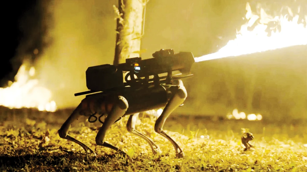 Chó robot được trang bị súng phun lửa đầu tiên trên thế giới mang tên Thermonator
