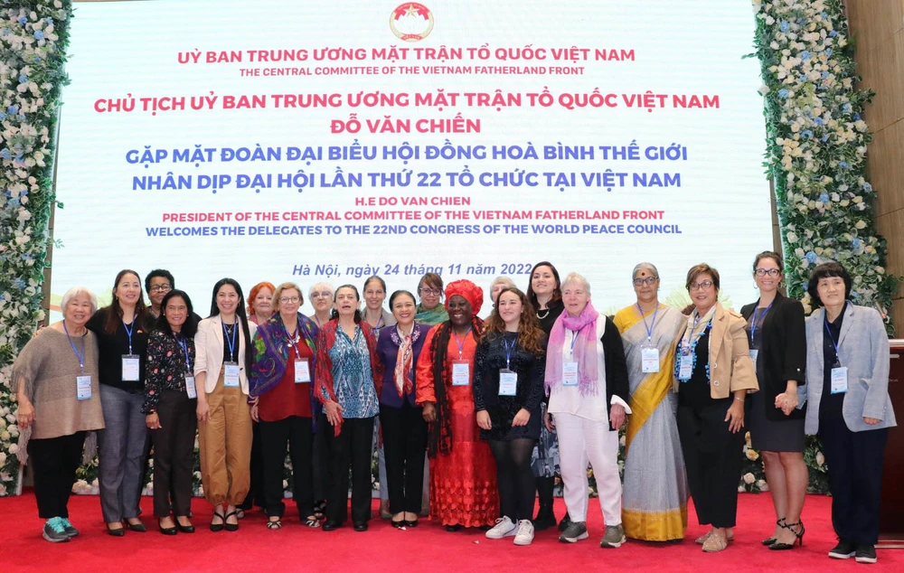 Các đại biểu Việt Nam và quốc tế dự Đại hội đồng Hòa bình thế giới được tổ chức vào tháng 11-2022 tại Hà Nội.Ảnh: HOÀNG MẠNH