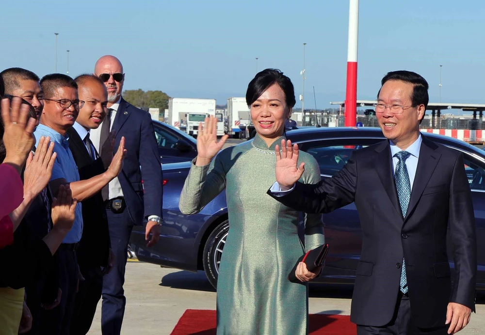 Chủ tịch nước Võ Văn Thưởng cùng phu nhân và đoàn đại biểu cấp cao Việt Nam rời Thủ đô Rome, Italy Ảnh: TTXVN