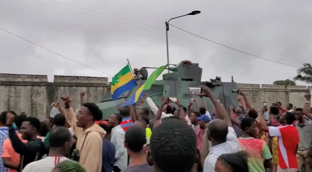 Đảo chính ở Gabon ngày 30-8. Ảnh: REUTERS 