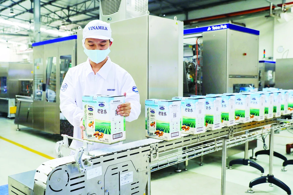 Dây chuyền sản xuất sữa Vinamilk đạt tiêu chuẩn thực hành xanh