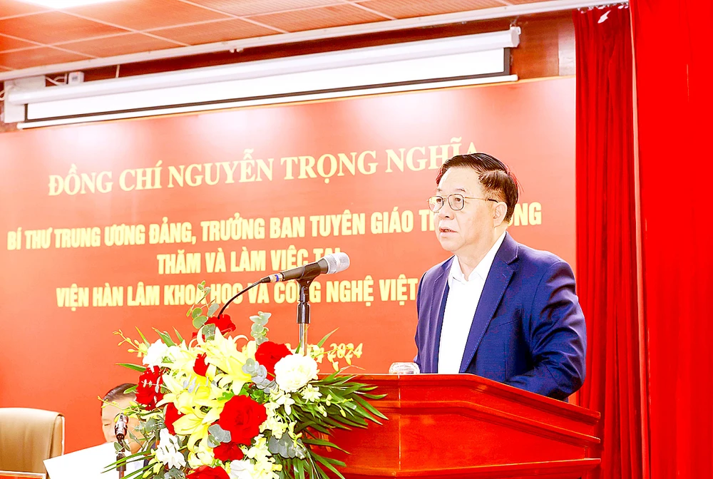 Trưởng Ban Tuyên giao Trung ương Nguyễn Trọng Nghĩa phát biểu chỉ đạo tại buổi làm việc. Ảnh: TTXVN