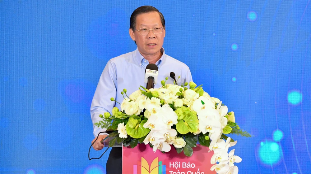 Chủ tịch Phan Văn Mãi: 'Mong báo chí cùng TPHCM giải bài toán phát triển' 