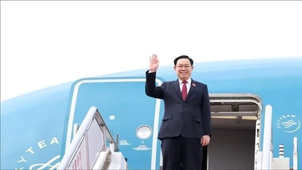 Chủ tịch Quốc hội Vương Đình Huệ đến thủ đô Bắc Kinh bắt đầu thăm chính thức nước Cộng hòa Nhân dân Trung Hoa từ ngày 7 đến12-4-2024. Ảnh: TTXVN