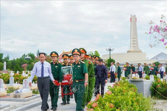 Quang cảnh lễ truy điệu và an táng. Ảnh: TTXVN