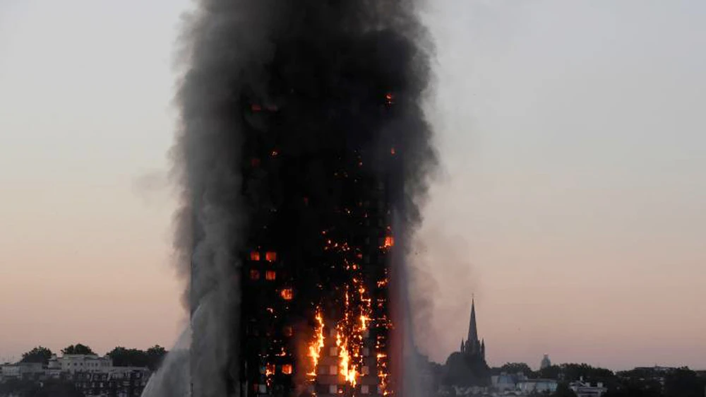Cháy chung cư tại Anh: Cảnh sát xác định không có dấu hiệu cố tình gây cháy