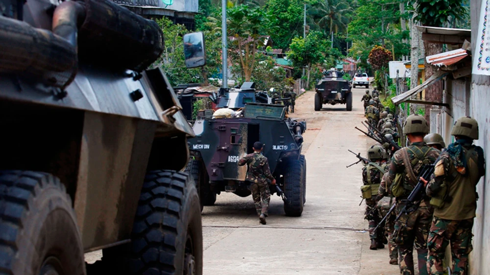 Đại tá Romeo Brawner cho biết đã giải cứu tất cả con tin bị phiến quân bắt giữ tại Marawi. Ảnh: AP