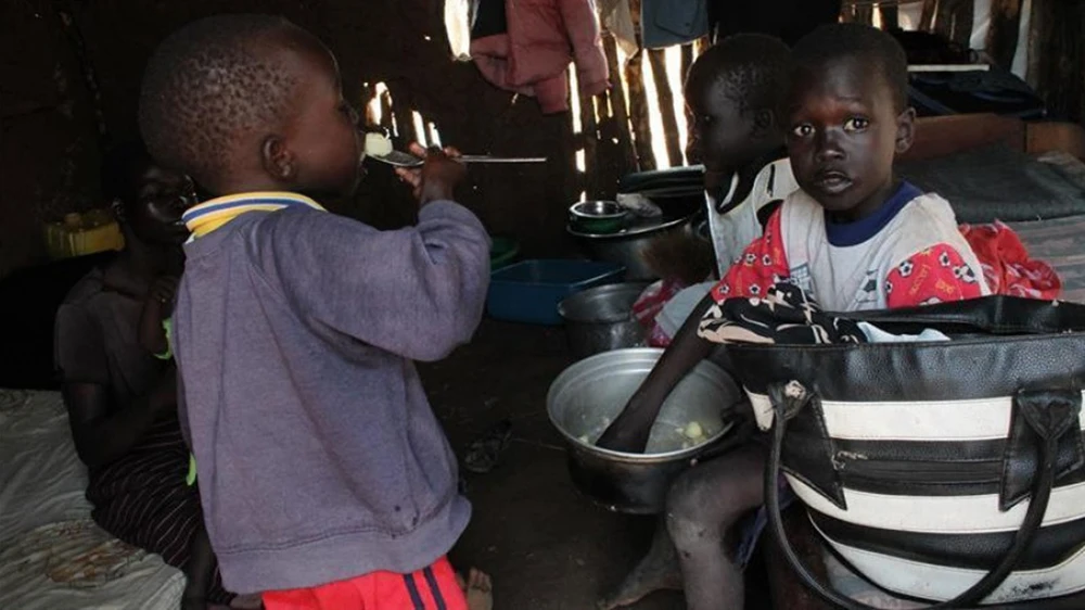  Cuộc sống thiếu thốn của những đứa trẻ Nam Sudan ở trại tị nạn. Nguồn: Anadolu