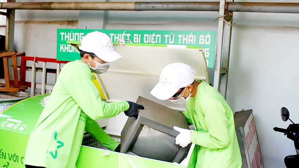 VNTC thu hồi và tái chế miễn phí rác thải điện tử an toàn, thân thiện với môi trường
