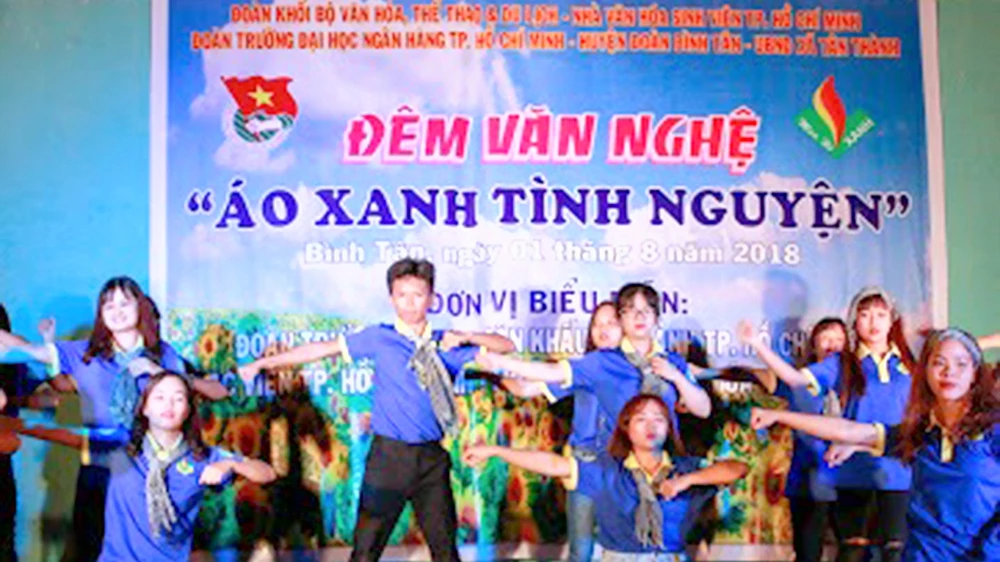 Đêm văn nghệ “Áo xanh tình nguyện” của Đoàn TNCS HCM thuộc Đảng bộ Khối cơ sở Bộ VH-TT-DL