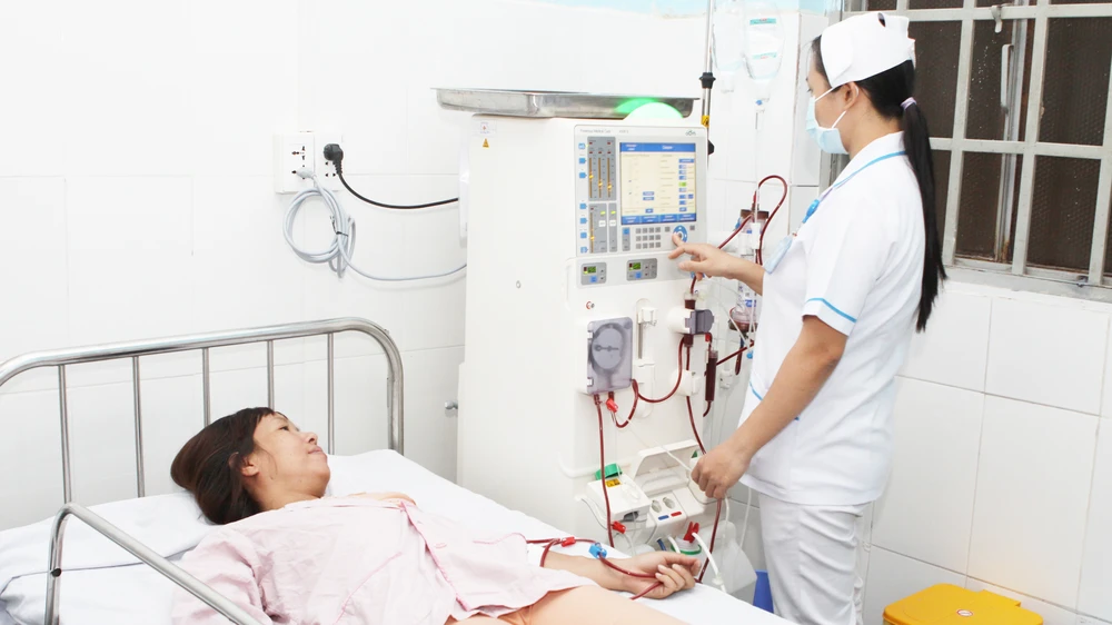 Bệnh nhân được thăm khám tại Trạm Y tế phường Bình Chiểu (quận Thủ Đức, TPHCM)