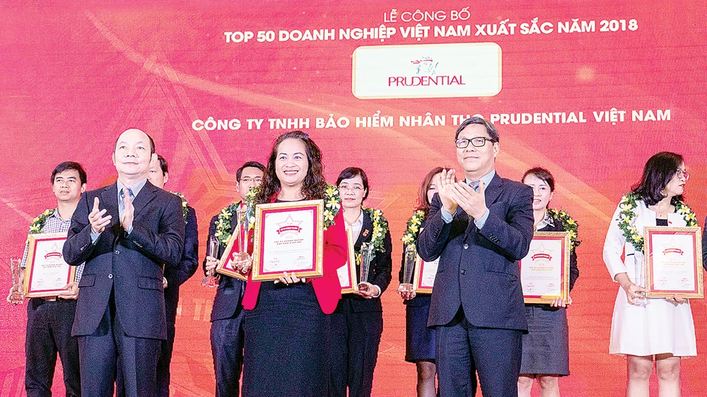 Prudential Việt Nam được vinh danh là doanh nghiệp bảo hiểm nhân thọ xuất sắc nhất Việt Nam