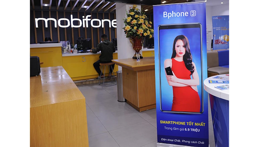 Bkav và MobiFone bán Bphone 3 giá 1.000 đồng