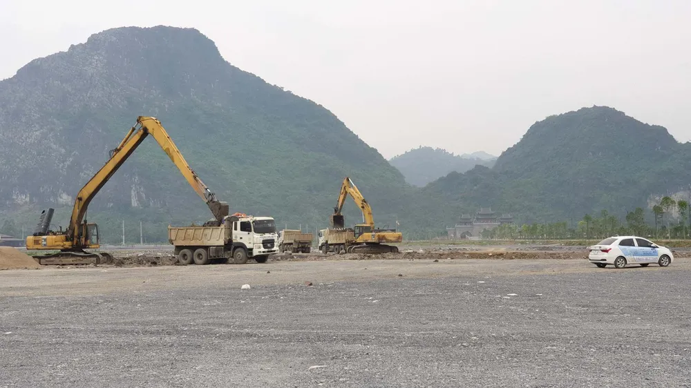 Huyên náo Tam Chúc - Bài 2: Tham vọng khổng lồ? ảnh 2 Huyên náo Tam Chúc - Bài 2: Tham vọng khổng lồ? ảnh 2
