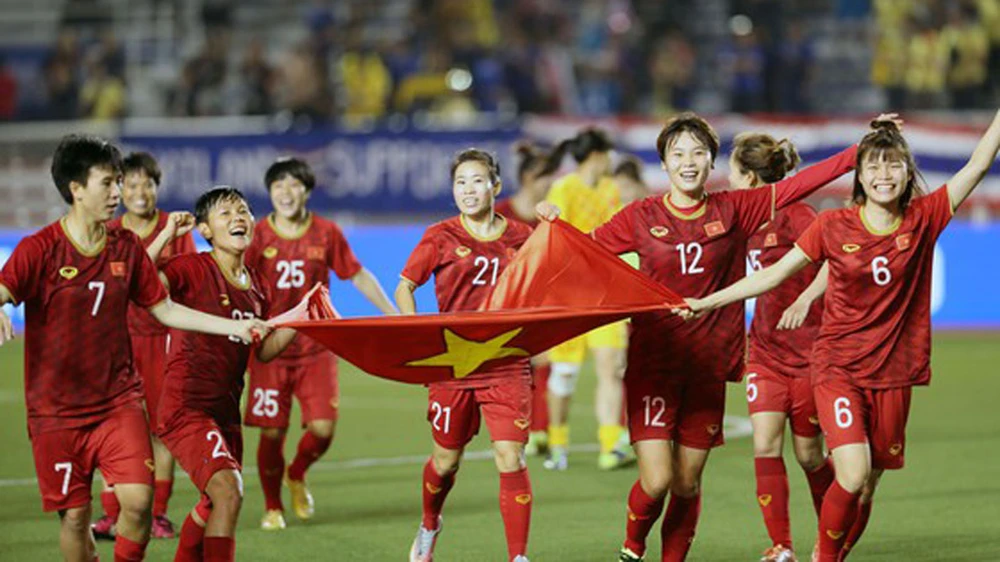 Các cô gái Việt Nam được thưởng lớn từ sau thành công ở SEA Games 30. Ảnh: Đông Huyền