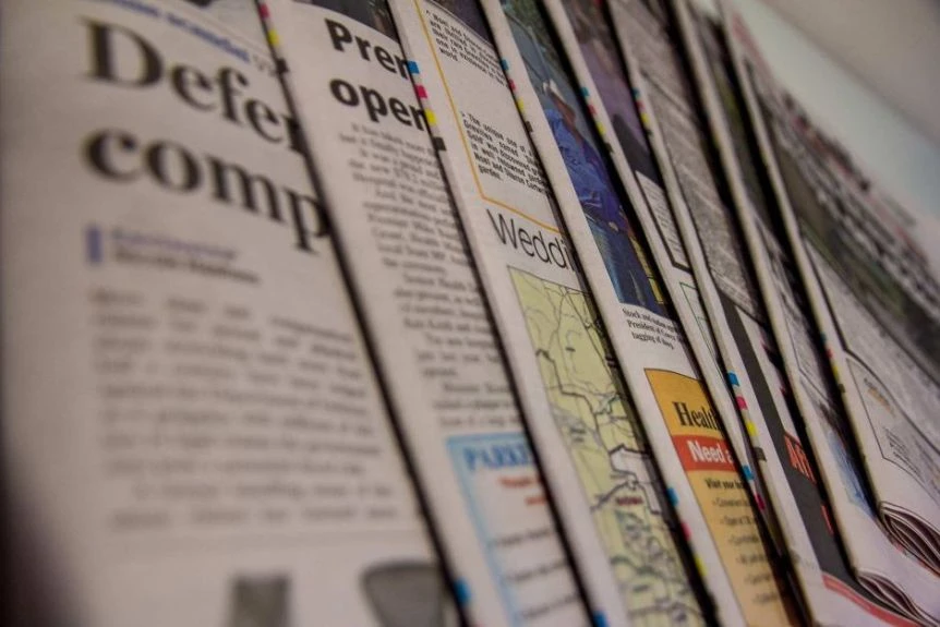 Tập đoàn truyền thông News Corp tạm dừng phát hành bản in 60 tờ báo địa phương. Ảnh: ABC Central West