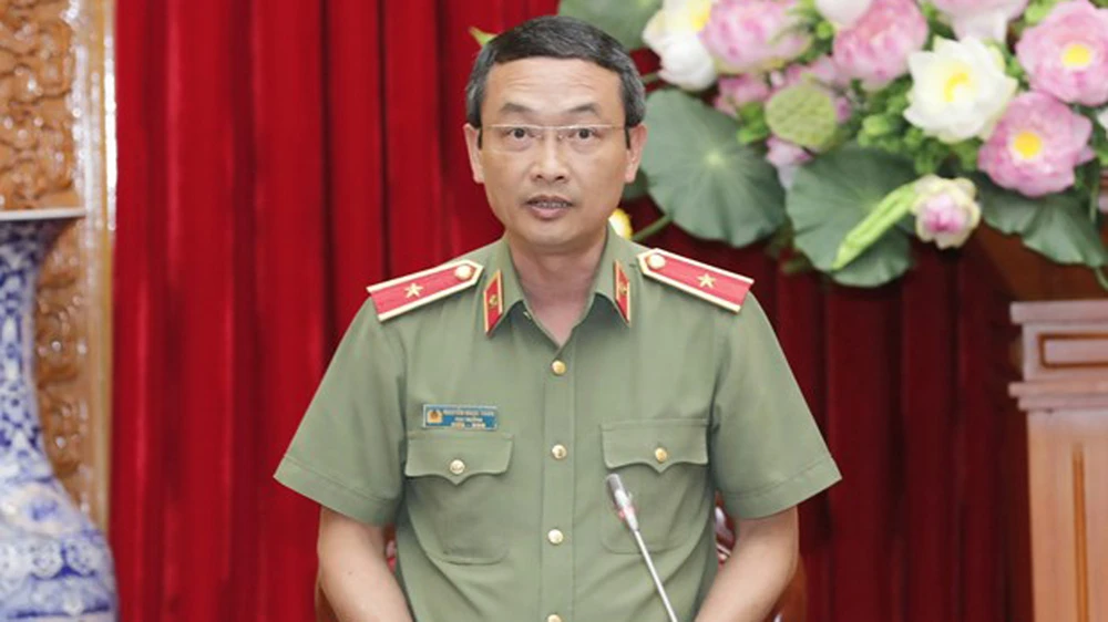 Thiếu tướng Nguyễn Ngọc Toàn, Cục trưởng Cục Công tác Đảng và Công tác Chính trị phát biểu. Ảnh: TTXVN