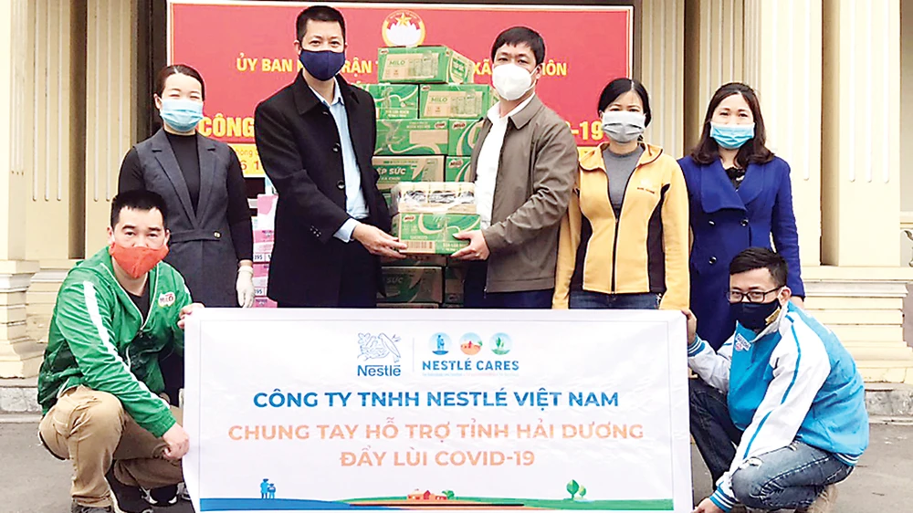 Nestlé Việt Nam sát cánh cùng tuyến đầu phòng chống đại dịch 