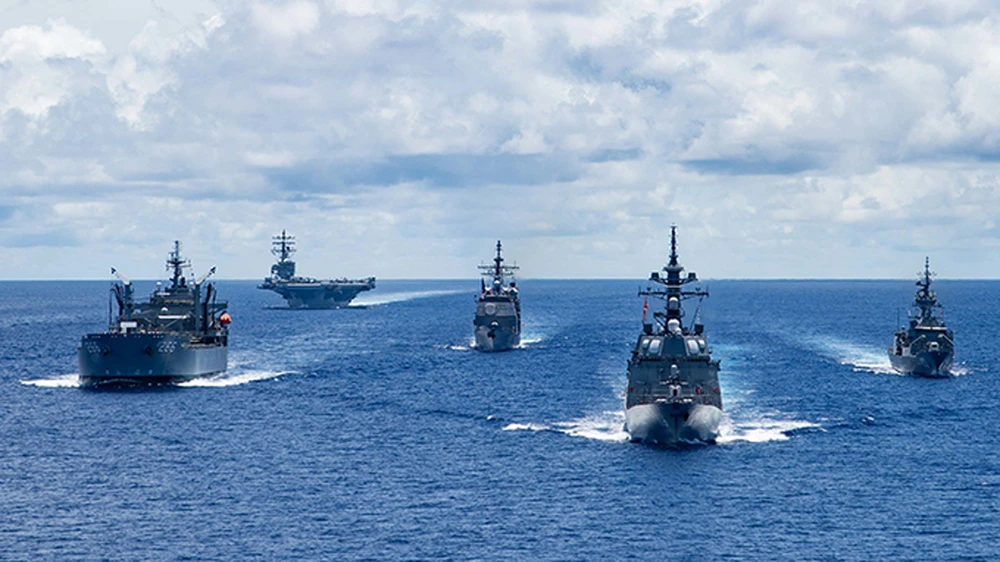 Chiến hạm Australia, Mỹ và Nhật Bản diễn tập tại Biển Philippines, ngày 21-7. Ảnh:US Navy.