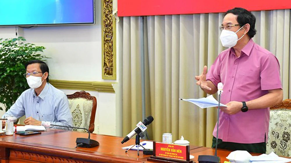 Bí thư Thành ủy TPHCM Nguyễn Văn Nên phát biểu trong buổi gặp gỡ các chuyên gia. Ảnh: VIỆT DŨNG